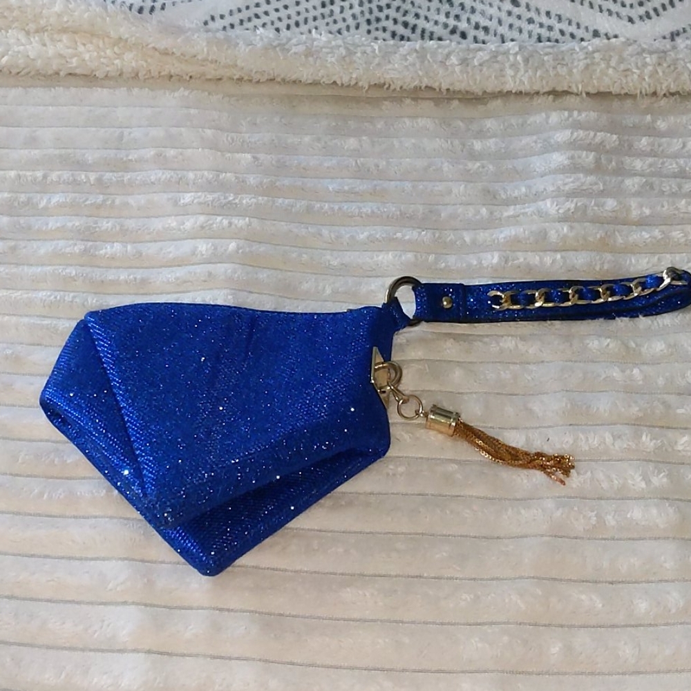 Triangle handbag